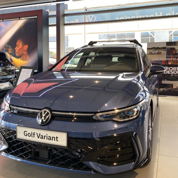 Baca Volkswagen para Golf 8 Variant (1)