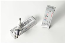 Bujía de encendido 06H905601A