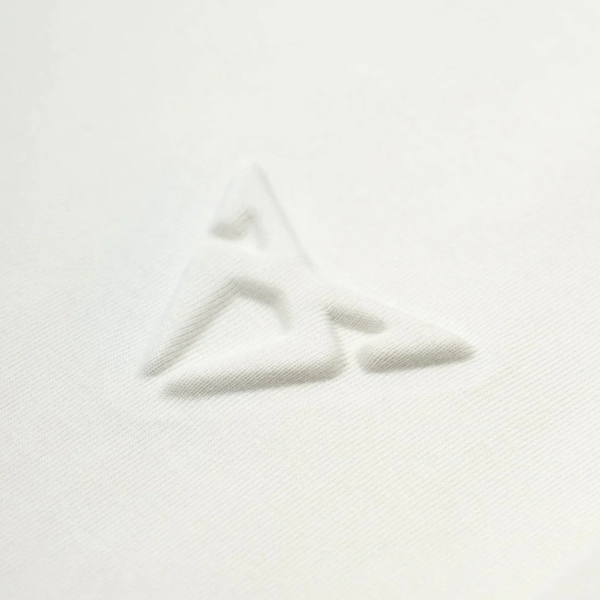 Camiseta Embossed Regular CUPRA beige taiga (1)