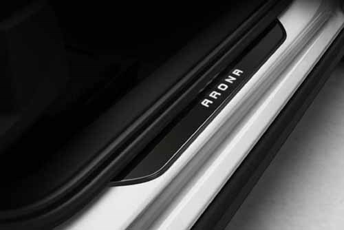 Estribera iluminada SEAT Arona