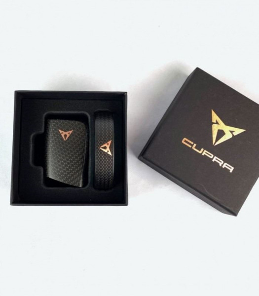 KIT PULSERA Y FUNDA DE LLAVE CARBONO CUPRA (1)