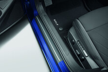 Lámina protectora acceso Golf 8 Negro y plata. Autoadhesiva