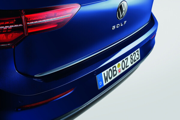 Listón de protección para maletero Golf 8 Color cromado plateado