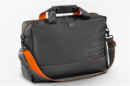 Maletín gris y naranja SEAT.