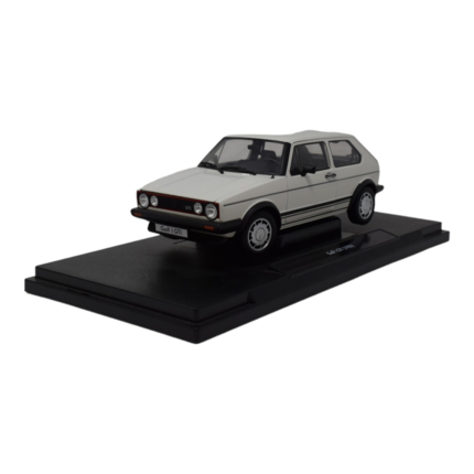 Miniatura Golf 1 GTI de 1983 blanco, escala 1:18