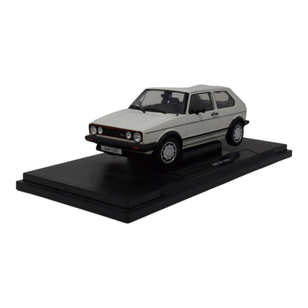 Miniatura Golf 1 GTI de 1983 blanco, escala 1:18 (1)