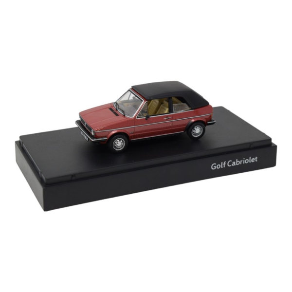 Miniatura VW Golf Cabriolet en rojo a escala 1:43 (1)
