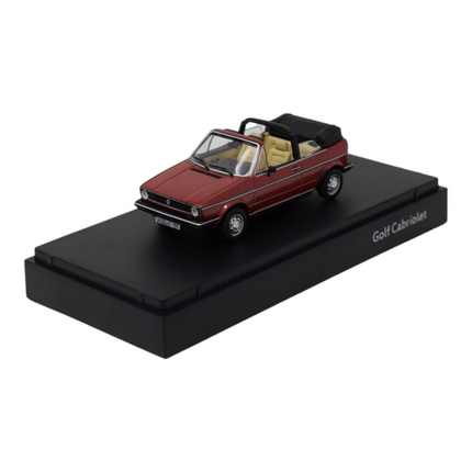 Miniatura VW Golf Cabriolet en rojo a escala 1:43