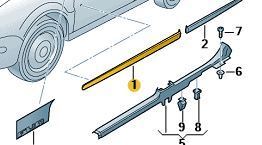 Moldura protectora para puerta imprimado.