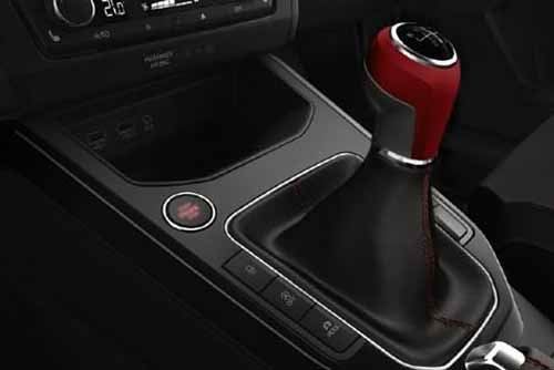 Pomo de cambio 5v piel en Desire Red SEAT Arona.