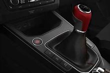 Pomo de cambio 6v piel en Desire Red SEAT Arona.