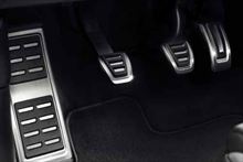 Reposapié y fundas de pedales en acero inoxidable