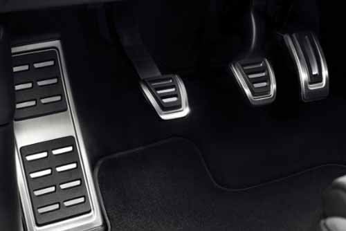 Reposapié y fundas de pedales en acero inoxidable