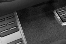 Reposapié y fundas de pedales para vehículos con cambio automático