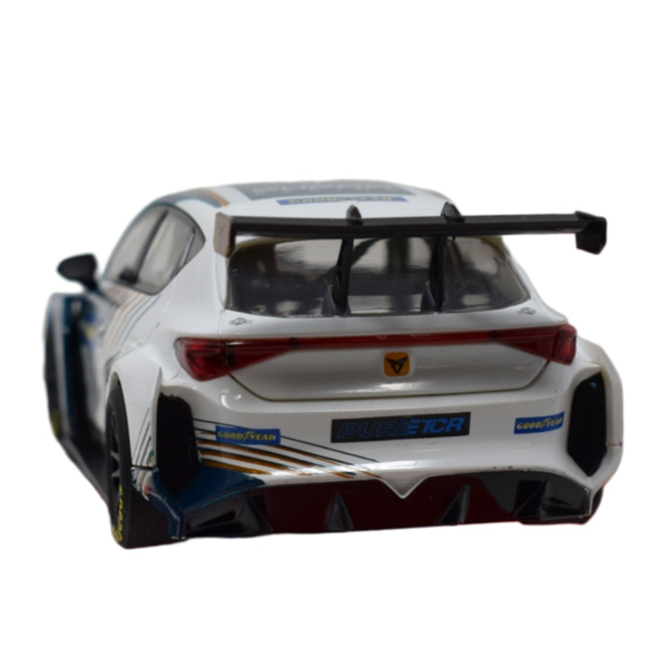 Scalextric Cupra e-Racer Advance - Marc Gené (3)