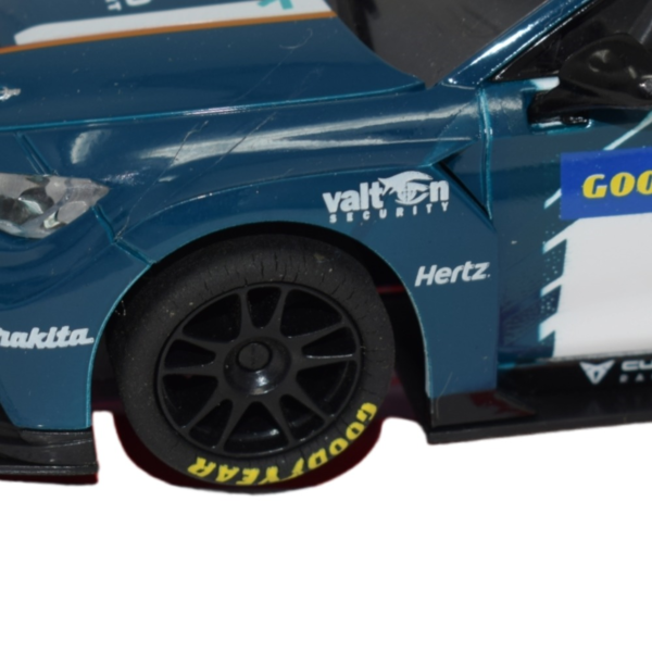 Scalextric Cupra e-Racer Advance - Marc Gené (4)