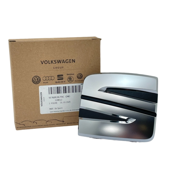Símbolo delantero original Seat de acabado de aluminio 5FA853679CCMO